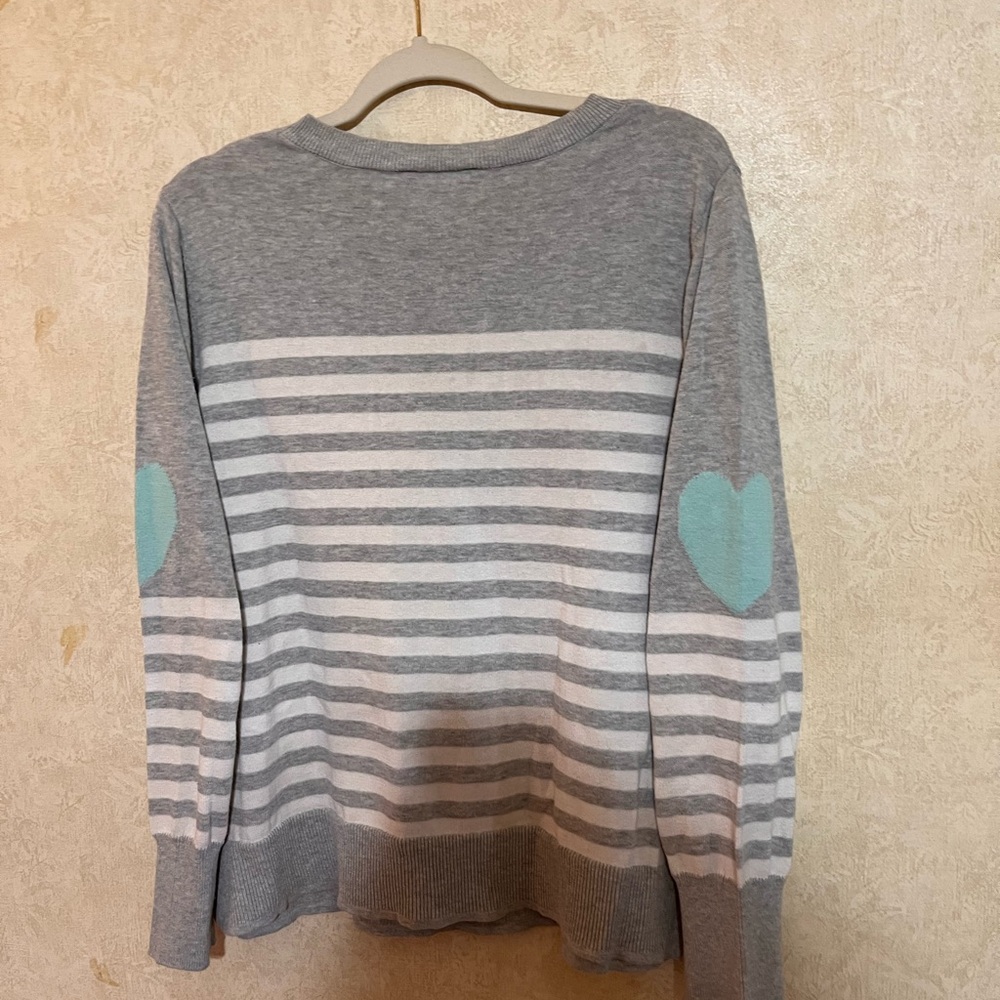 🩵Grey and White Striped Sweater very beautiful. 🌸 - Picture 12 of 12